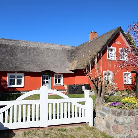 Ferienhaushaelfte Schusters Kate In Holiday home *