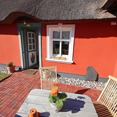 Ferienhaushaelfte Schusters Kate In Holiday home *