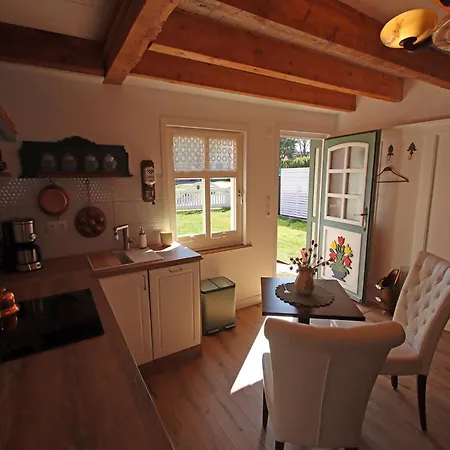 Ferienhaushaelfte Schusters Kate In Holiday home *