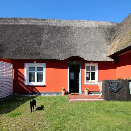 Holiday home Ferienhaushaelfte Schusters Kate In Zempin